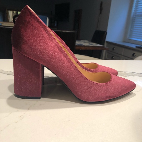 Jessica Simpson Shoes - New Jessica Simpson pumps